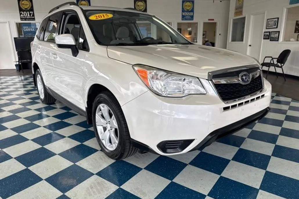 2015 Subaru Forester 2.5i Premium photo 1