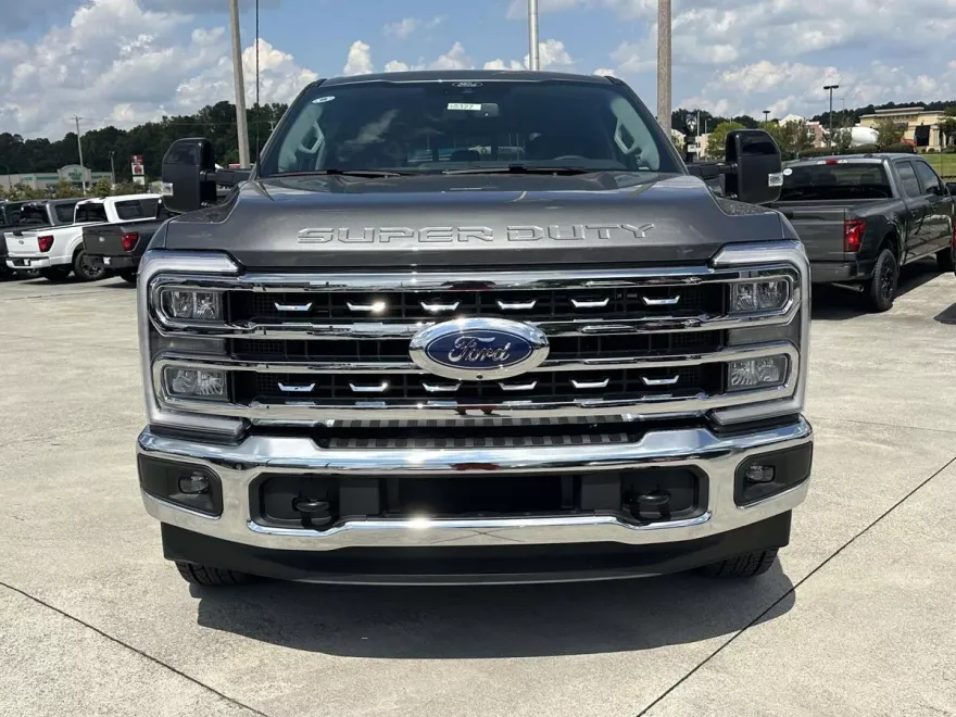 2026 Ford F-350 Lariat photo 1