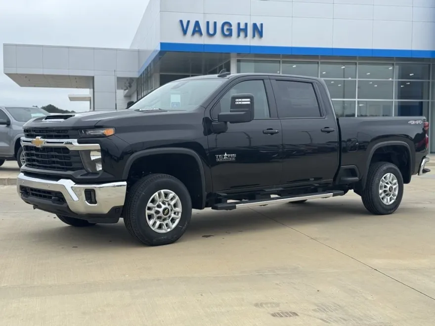 2025 Chevrolet Silverado 2500HD LT photo 1