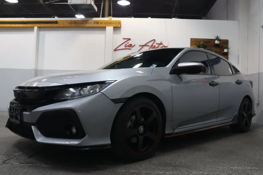 2018 Honda Civic Sport photo 1