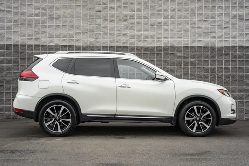 2019 Nissan Rogue SL photo 1