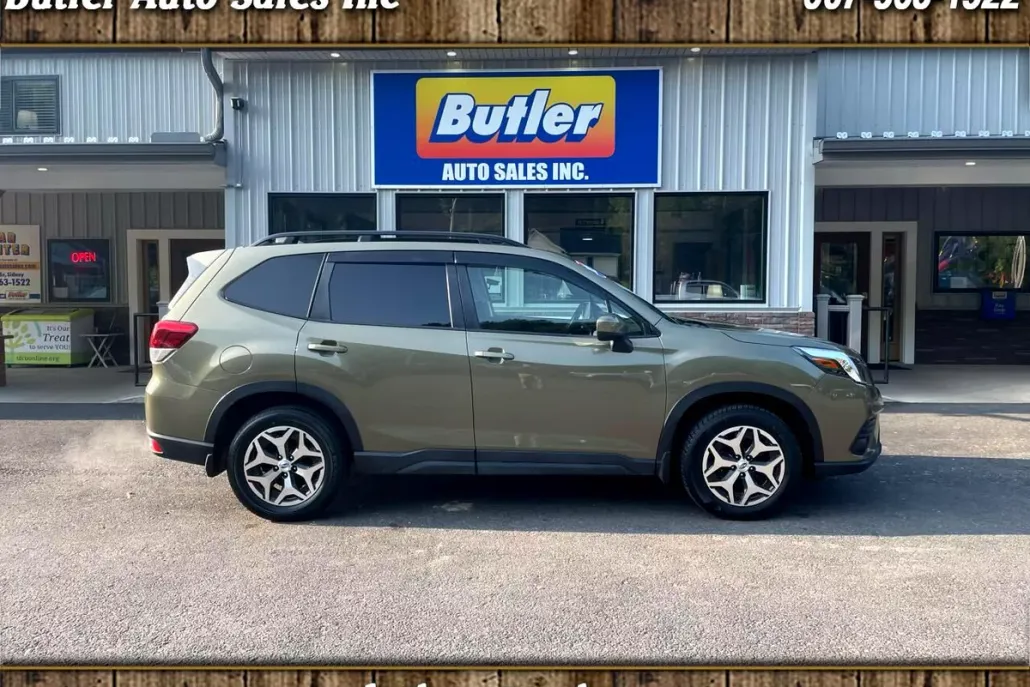 2022 Subaru Forester Premium photo 1