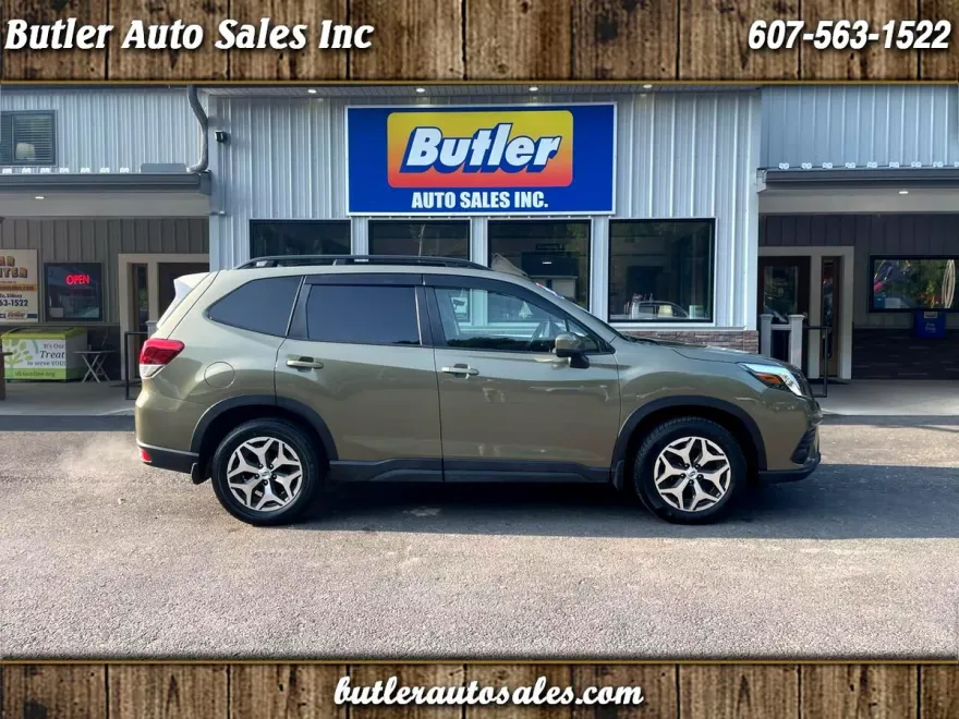 2022 Subaru Forester Premium photo 1