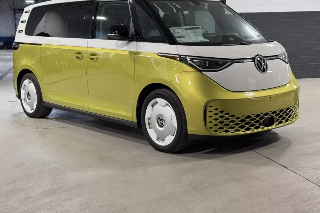 2025 Volkswagen ID. Buzz photo 1