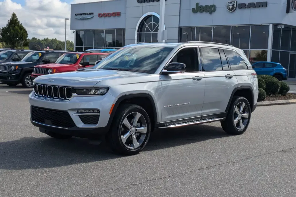 2025 Jeep Grand Cherokee Limited photo 1