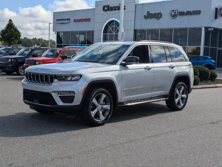 2025 Jeep Grand Cherokee Limited photo 1