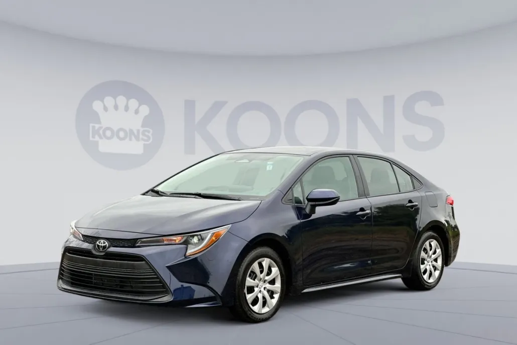 2025 Toyota Corolla LE photo 1