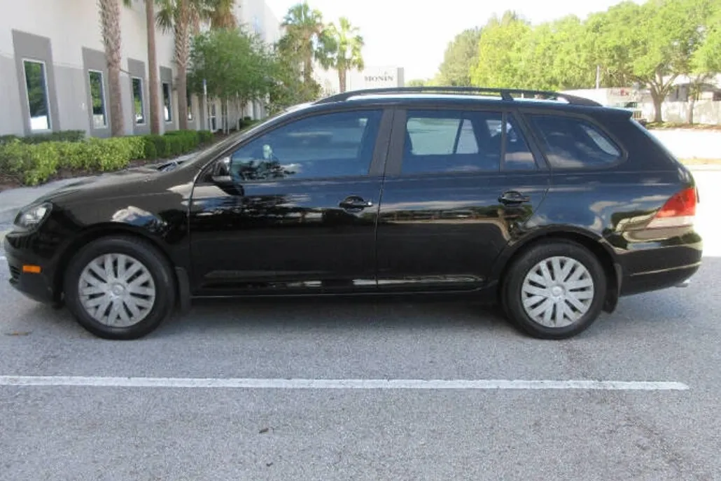 2014 Volkswagen Jetta SportWagen S photo 1