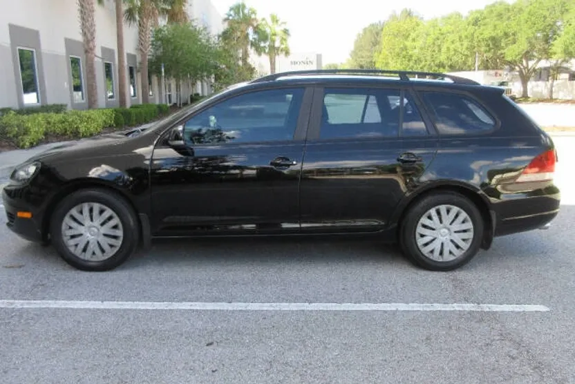 2014 Volkswagen Jetta SportWagen S photo 1