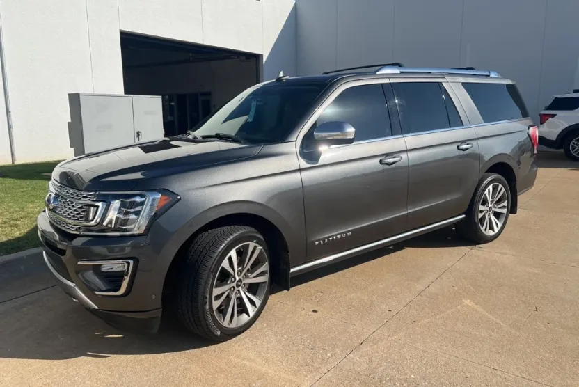 2020 Ford Expedition MAX Platinum photo 1