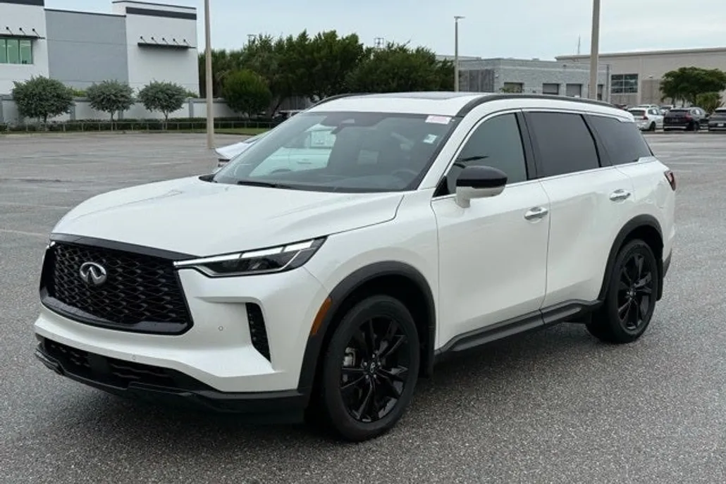 2025 Infiniti QX60 Luxe photo 1
