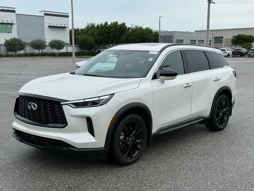 2025 Infiniti QX60 Luxe photo 1