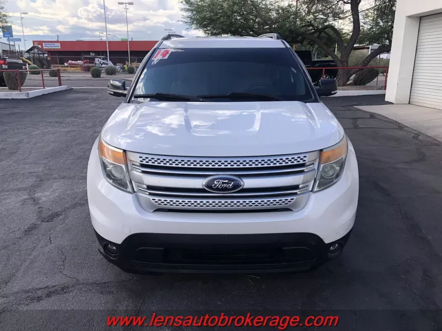 2014 Ford Explorer XLT photo 1