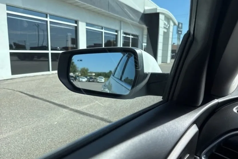 2021 Chevrolet Malibu 1LT photo 1