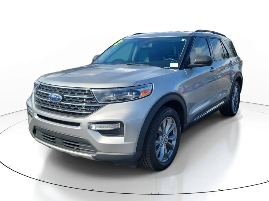 2022 Ford Explorer XLT photo 1