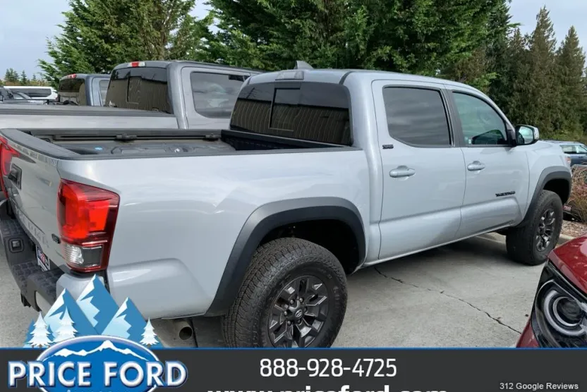 2021 Toyota Tacoma 4x4 SR photo 1