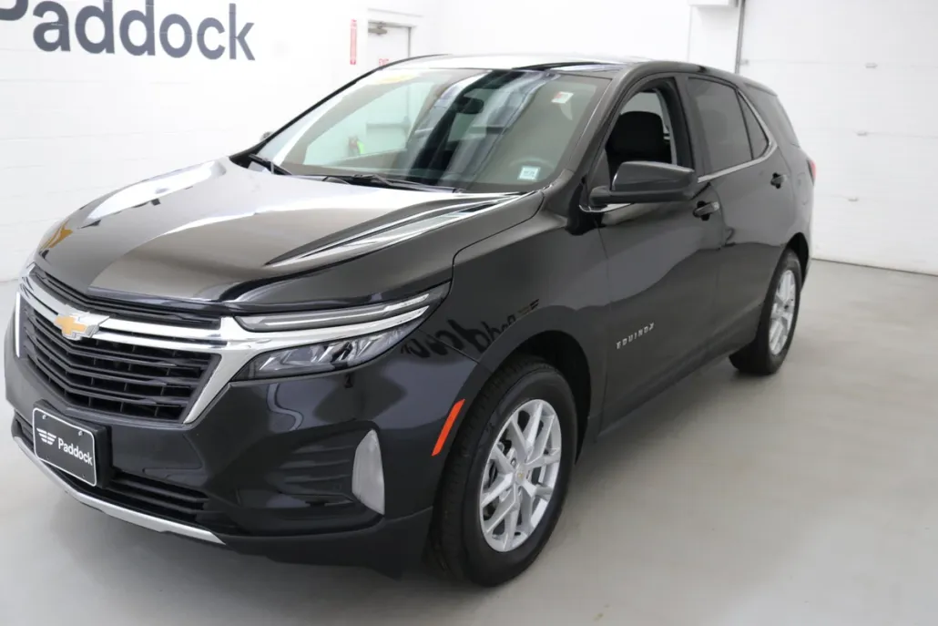 2023 Chevrolet Equinox LT photo 1