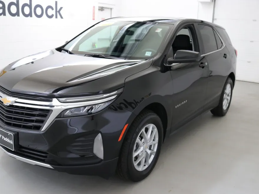 2023 Chevrolet Equinox LT photo 1