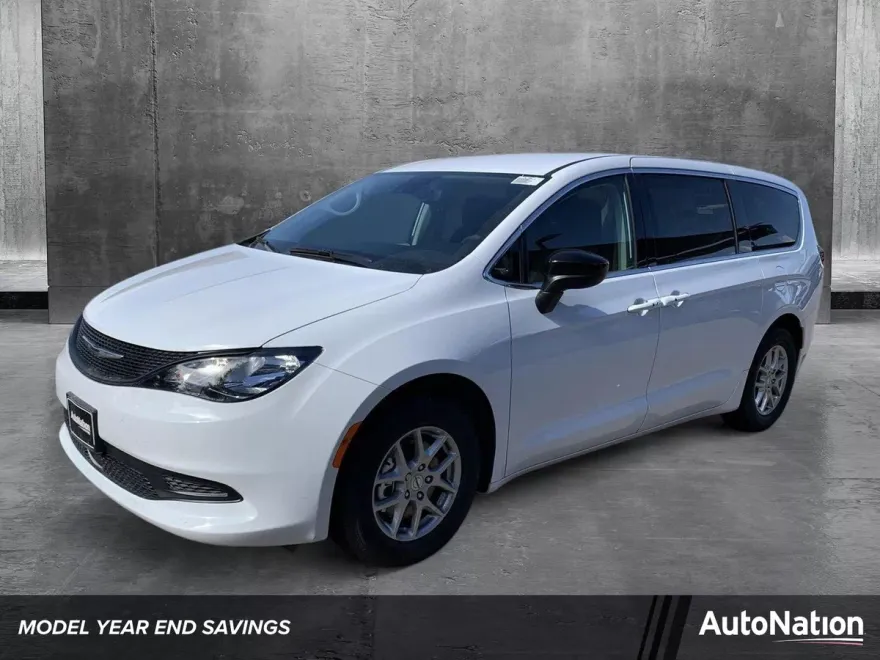 2024 Chrysler Voyager LX photo 1