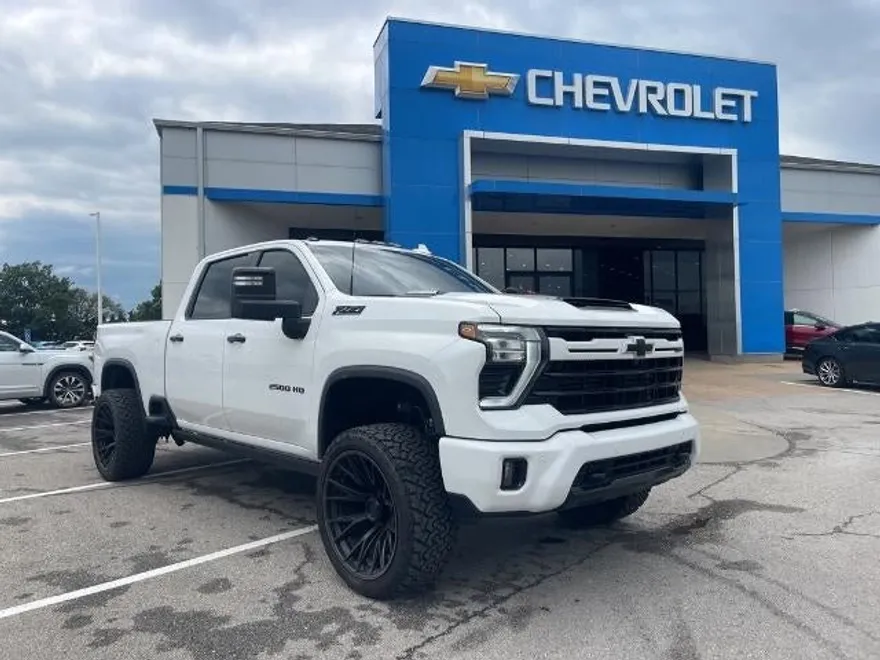 2024 Chevrolet Silverado 2500HD LTZ photo 1