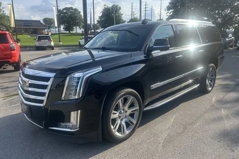2018 Cadillac Escalade ESV Luxury photo 1