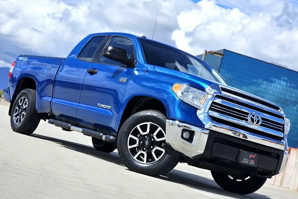 2016 Toyota Tundra SR5 Double Cab photo 1