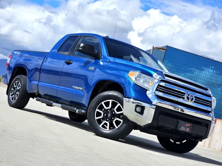2016 Toyota Tundra SR5 Double Cab photo 1