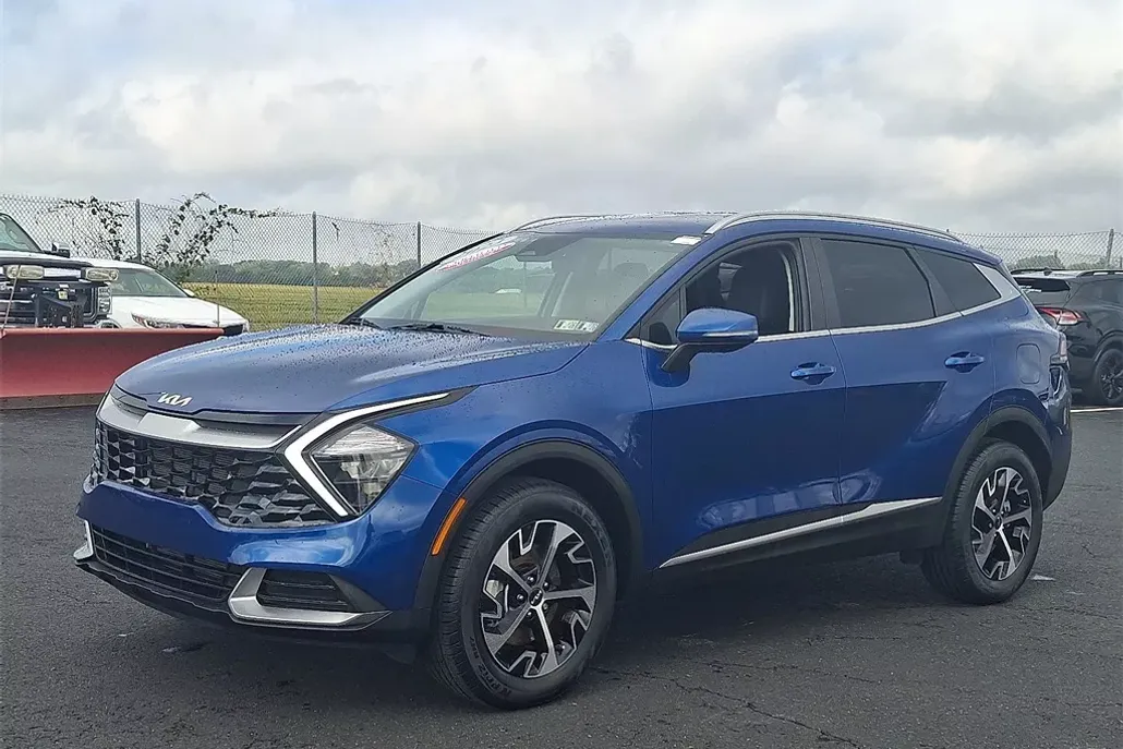 2023 Kia Sportage EX photo 1