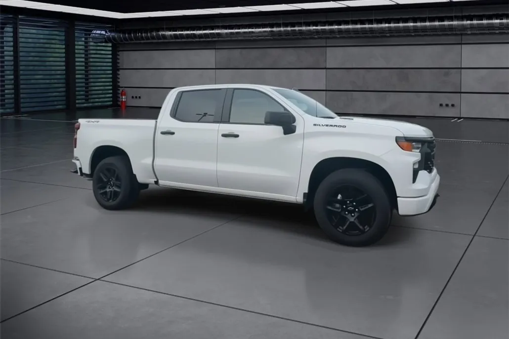 2026 Chevrolet Silverado 1500 Custom photo 1