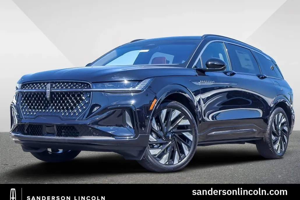 2024 Lincoln Nautilus Black Label photo 1