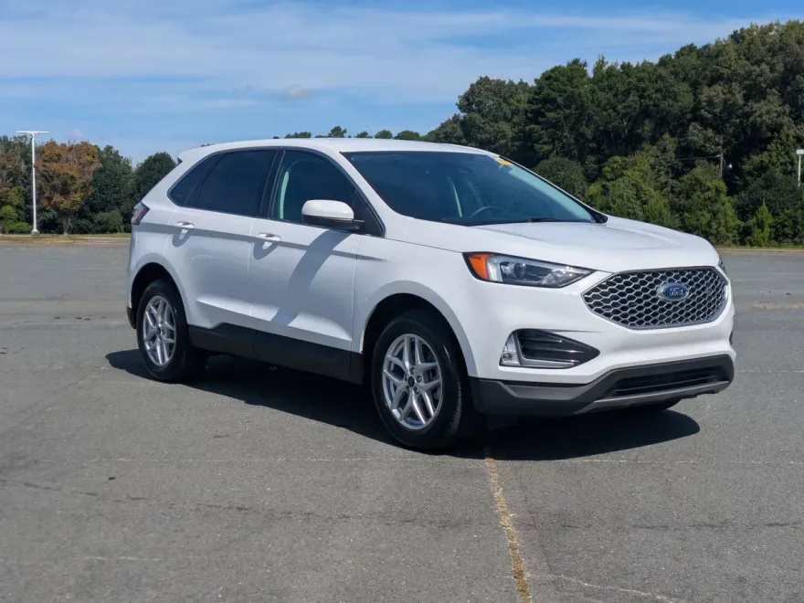 2024 Ford Edge SEL photo 1