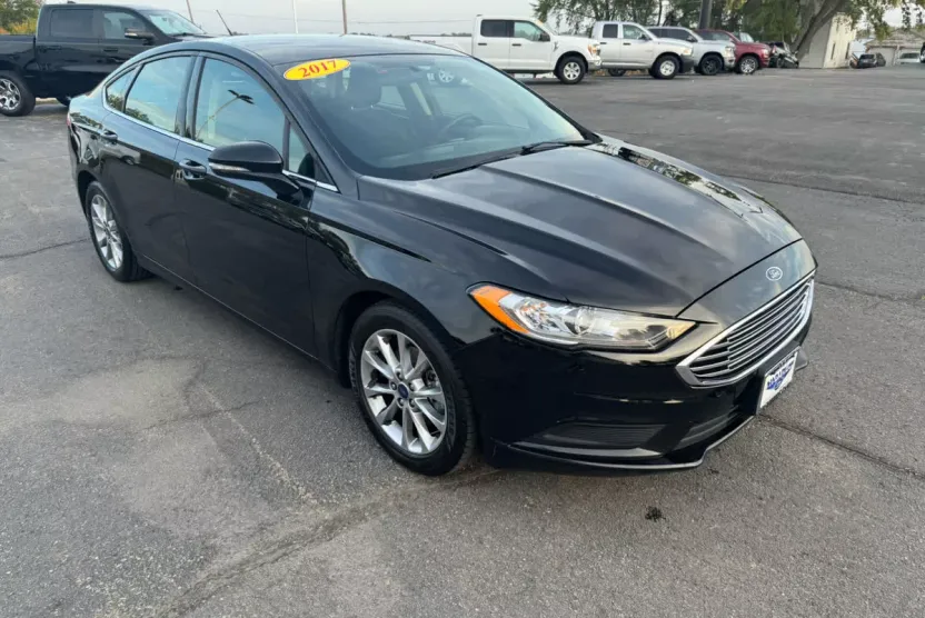 2017 Ford Fusion SE photo 1