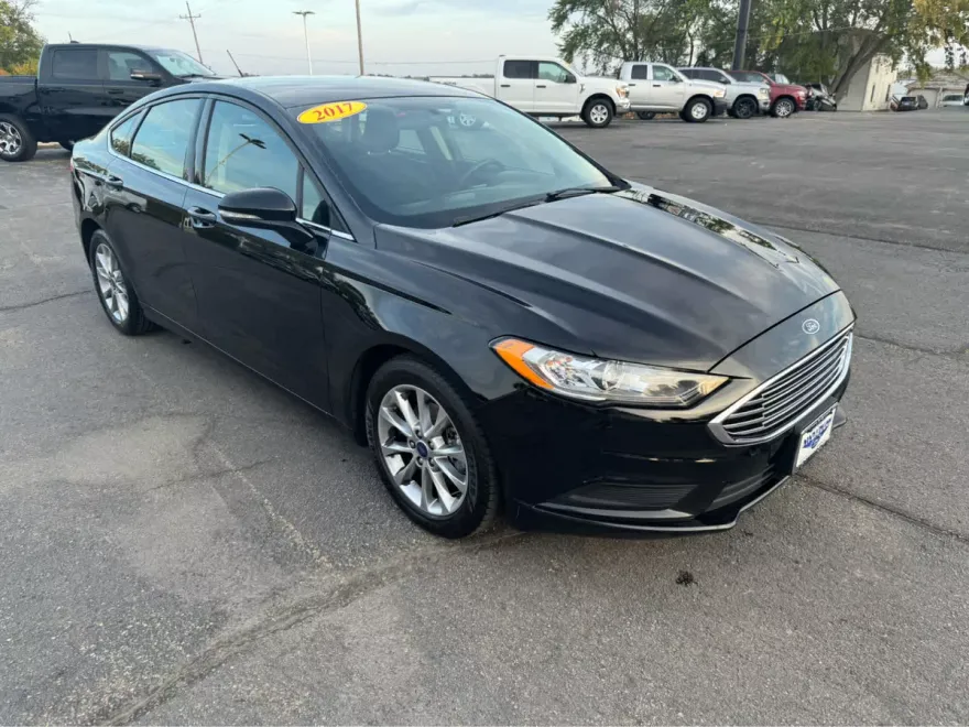 2017 Ford Fusion SE photo 1