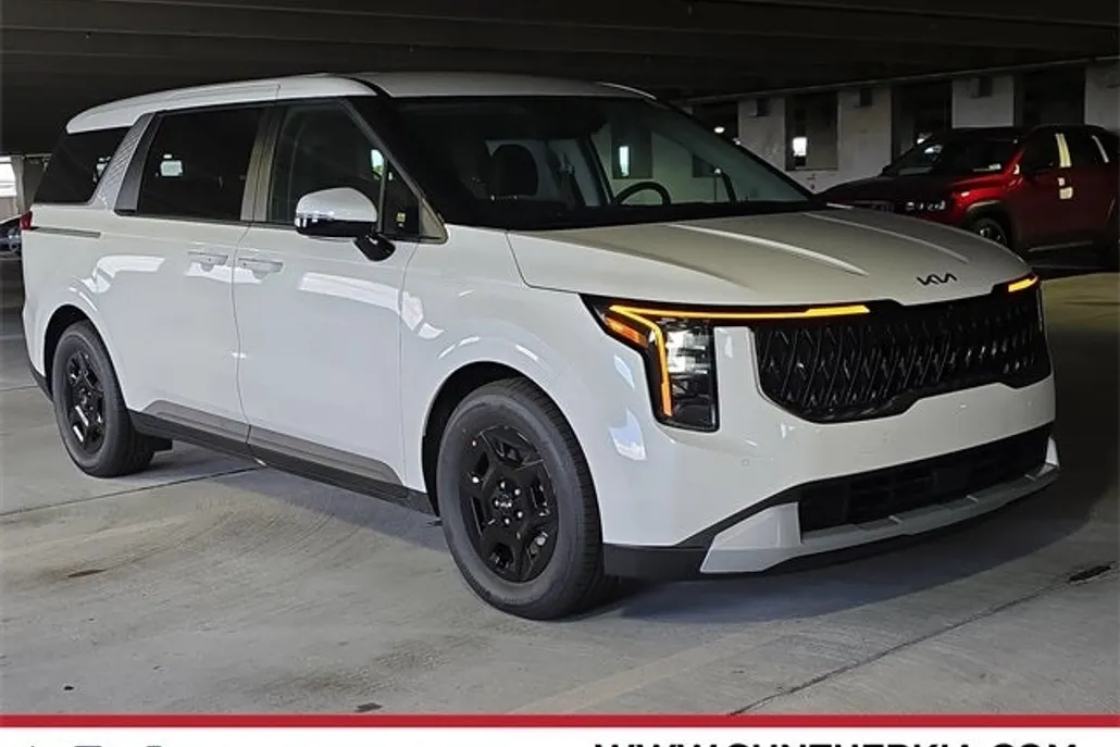 2026 Kia Carnival LXS photo 1
