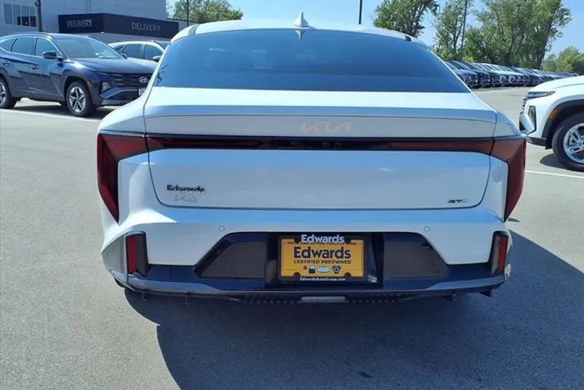 2025 Kia K4 GT-Line Turbo photo 1