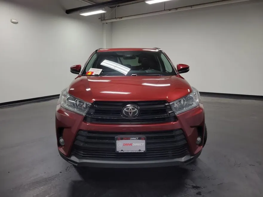 2017 Toyota Highlander SE photo 1