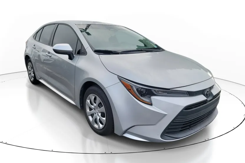 2024 Toyota Corolla LE photo 1