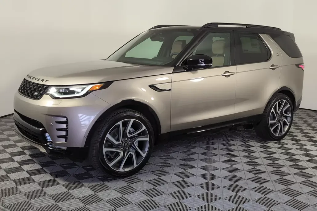 2025 Land Rover Discovery SE photo 1