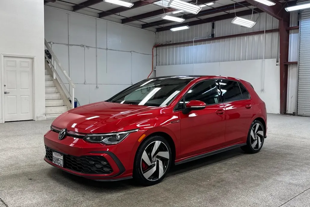 2022 Volkswagen Golf GTI SE photo 1