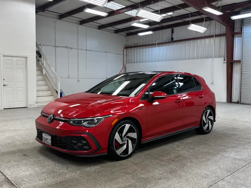 2022 Volkswagen Golf GTI SE photo 1