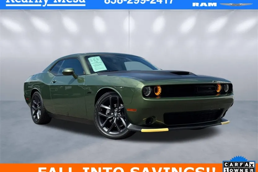 2023 Dodge Challenger R/T photo 1