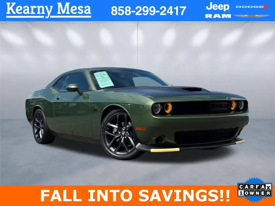 2023 Dodge Challenger R/T photo 1