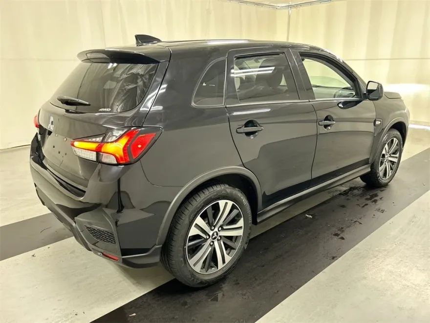 2021 Mitsubishi Outlander Sport ES photo 1