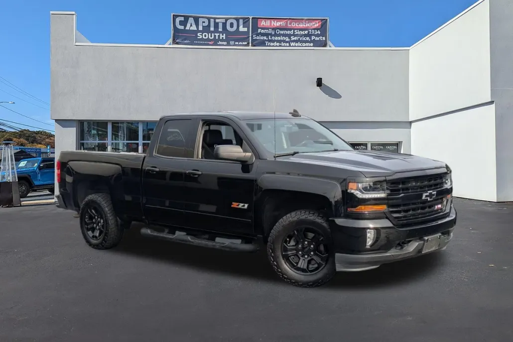 2018 Chevrolet Silverado 1500 LT photo 1