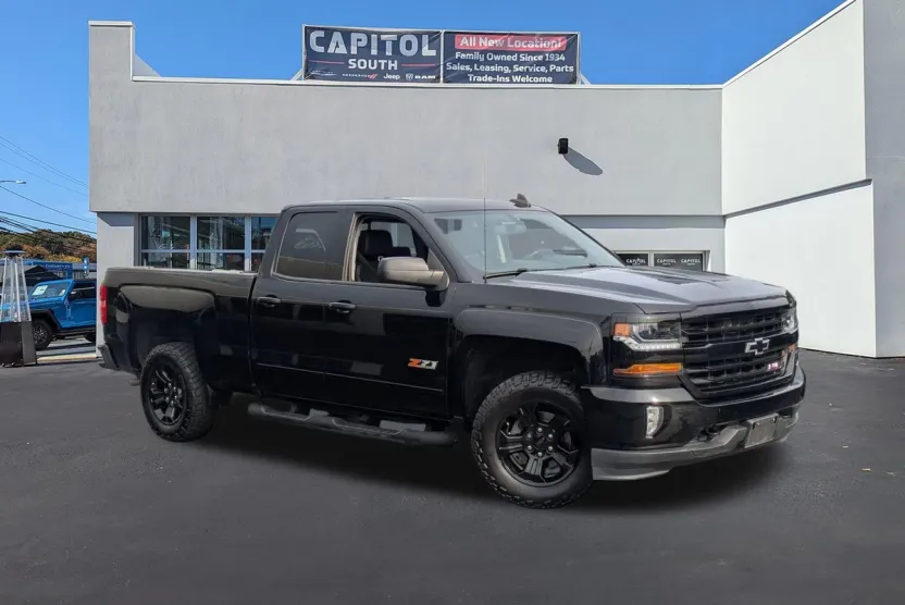 2018 Chevrolet Silverado 1500 LT photo 1