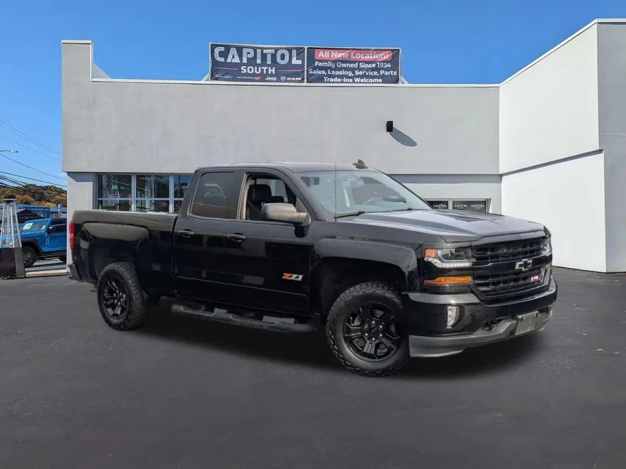 2018 Chevrolet Silverado 1500 LT photo 1