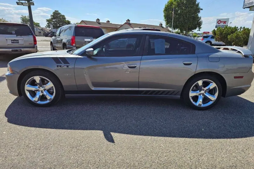 2011 Dodge Charger R/T photo 1