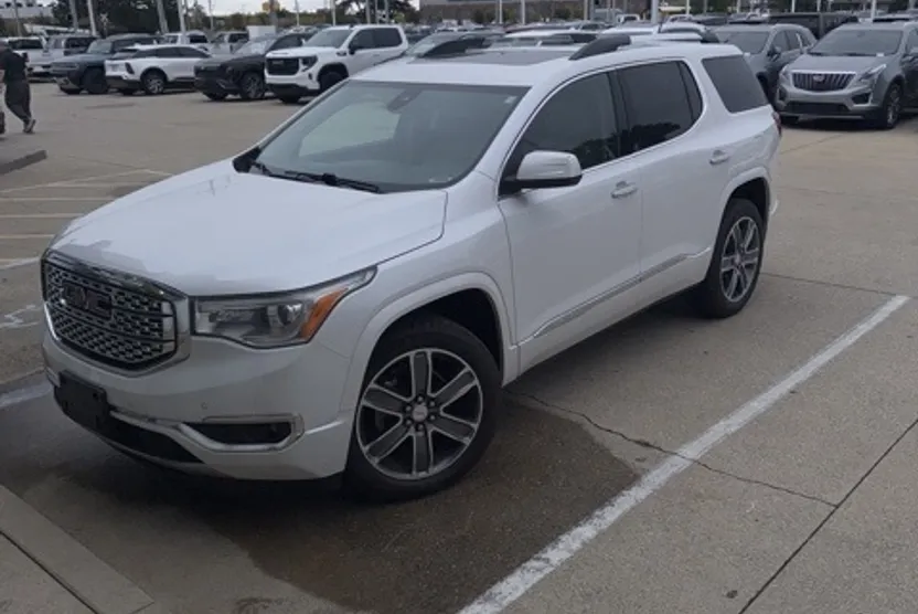 2019 Gmc Acadia Denali photo 1