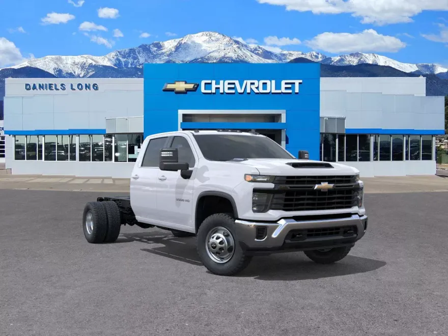 2025 Chevrolet Silverado 3500HD Work Truck photo 1