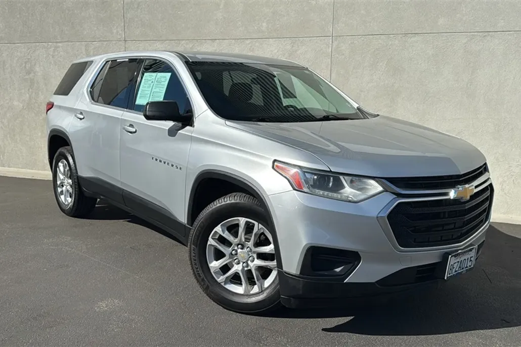 2018 Chevrolet Traverse LS photo 1